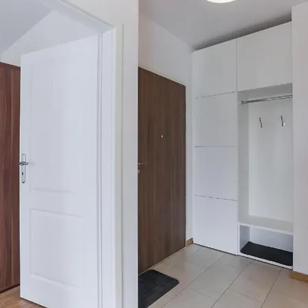 Апартаменты Apartmate- Riverside Jaglana Oldtown With View *